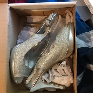 Sparkly WOMEN SIZE 9 heels